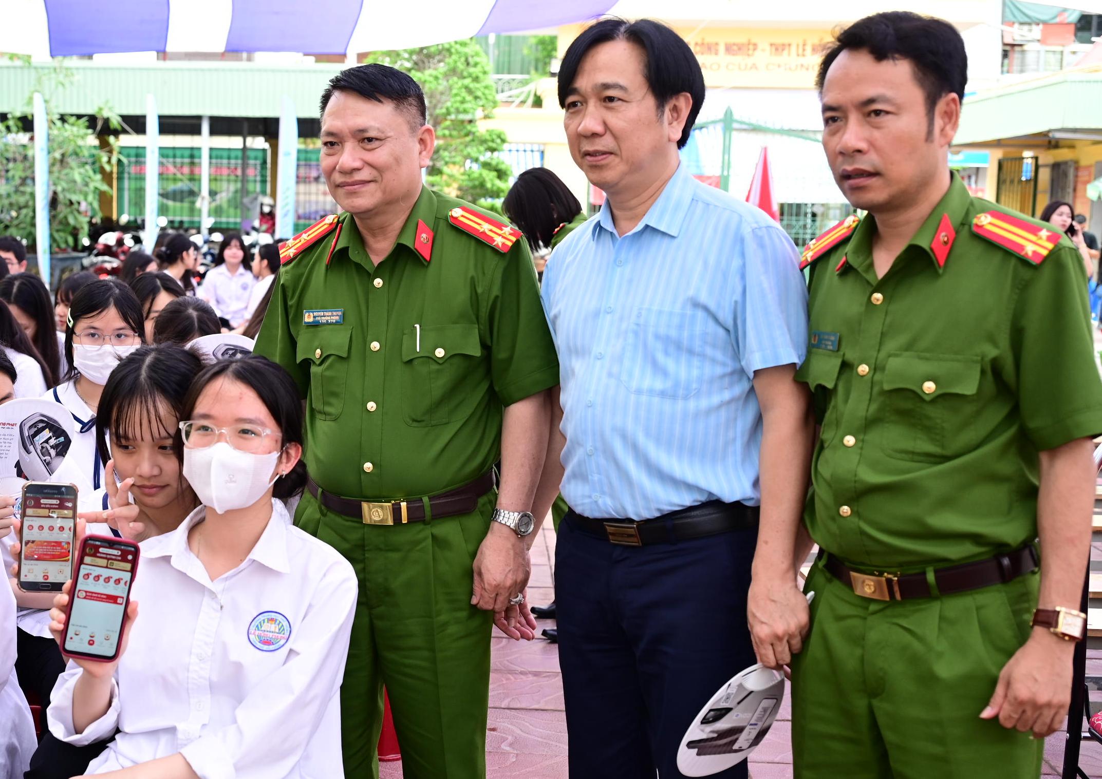 Cảnh báo tình trạng xâm hại trẻ em trên không gian mạng